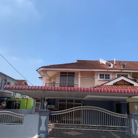 Awani Homestay Seberang Jaya Permatang Janggus Exterior photo